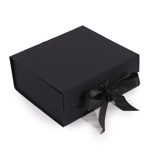Lapos ajándékdoboz – közepes négyzet (20 × 18,2 × 8 cm) – fekete