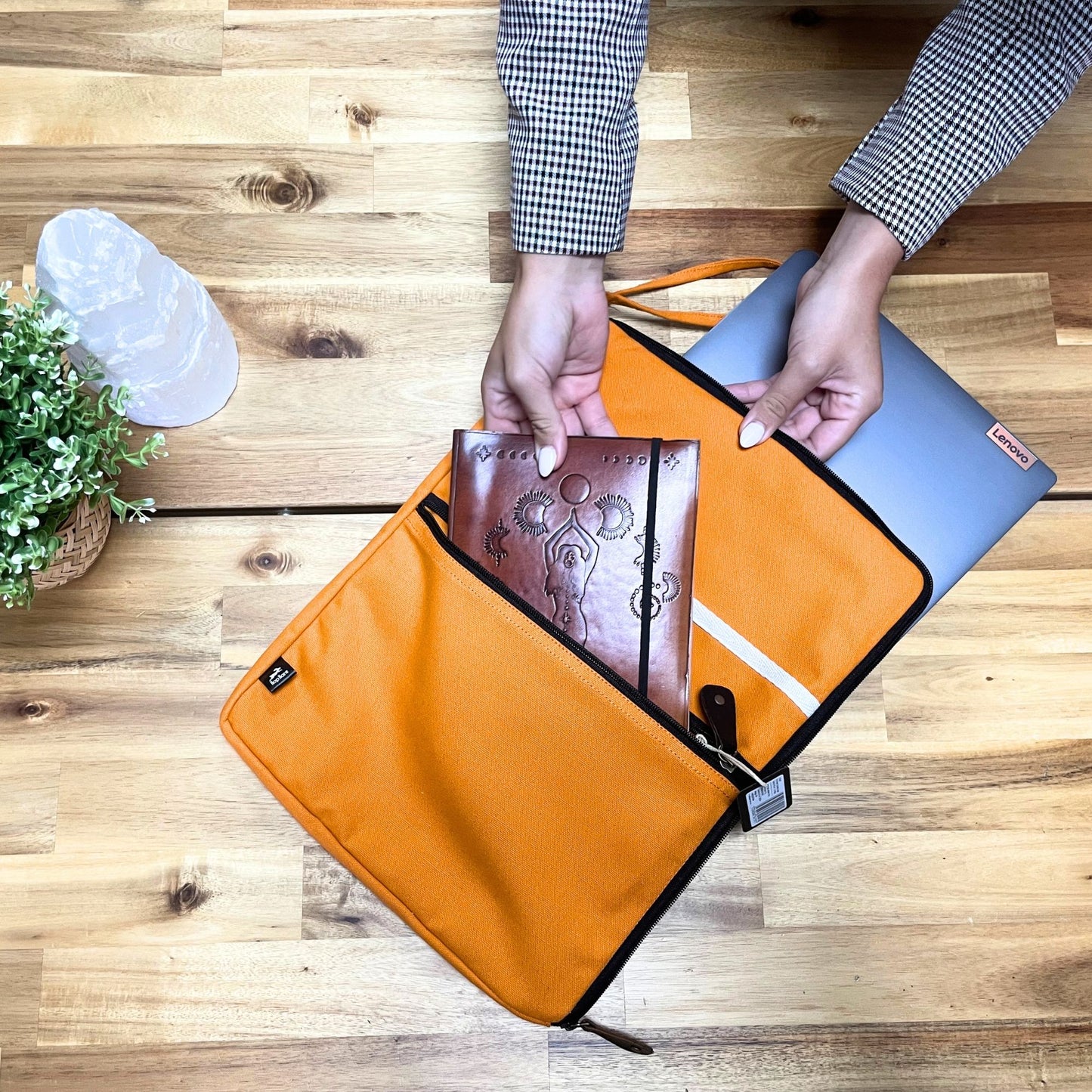 Vászon Laptop Tasak – Narancsszínű – 24 × 33 cm