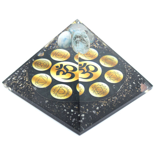 Orgonit piramis – Éjféli Om Csakra – 90 mm