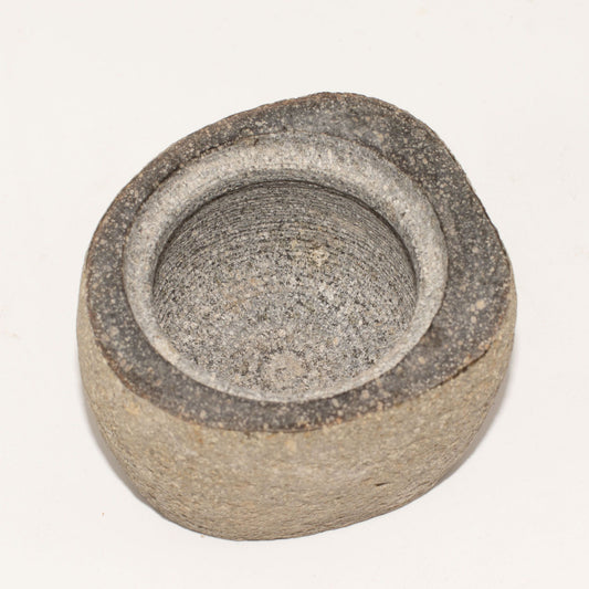 Természetes folyami kő földelő edény – Kicsi (kb. 9 × 7 cm)