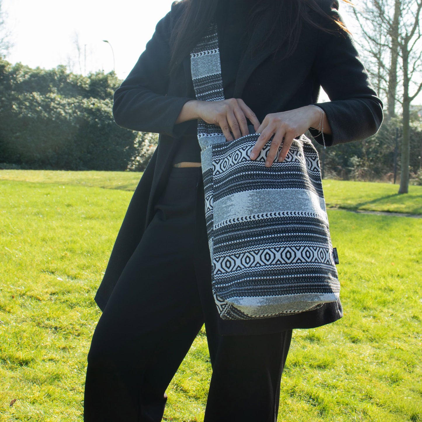 Nagy jacquard válltáska – Urban Caravan