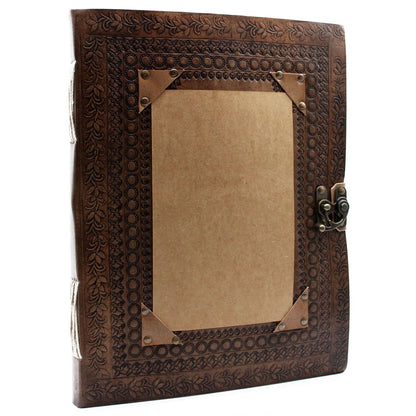 Nagy bőrkötésű vendégkönyv – személyre szabható, 25 × 32,5 cm, 200 oldal