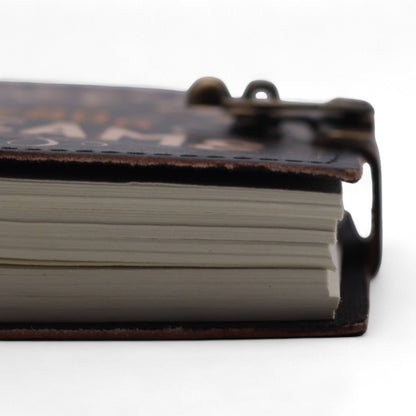 Bőrhatású nyomott notesz – Soha ne add fel az álmaid – 17,8 × 12,7 cm