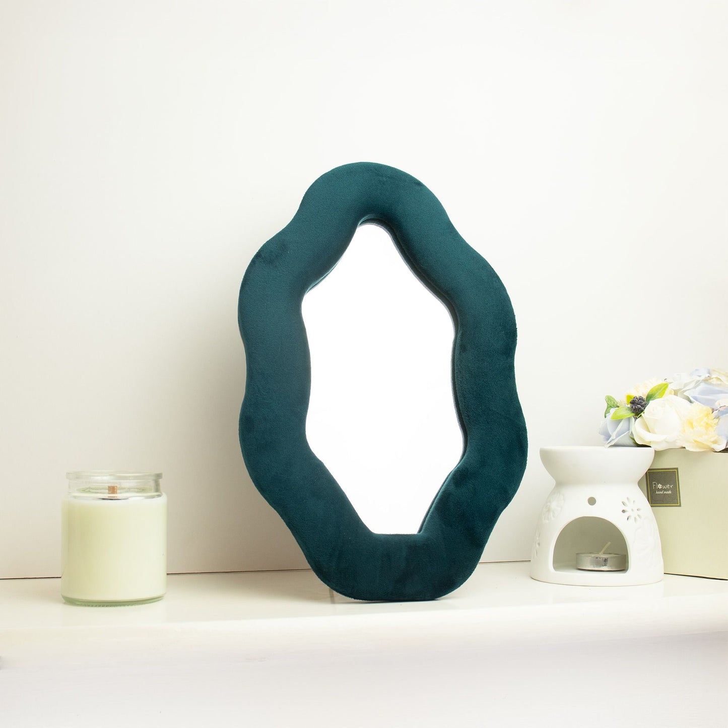 Hullámos tükör – Ovális kavics, zöldeskék – 20,5 × 32,5 × 2,3 cm