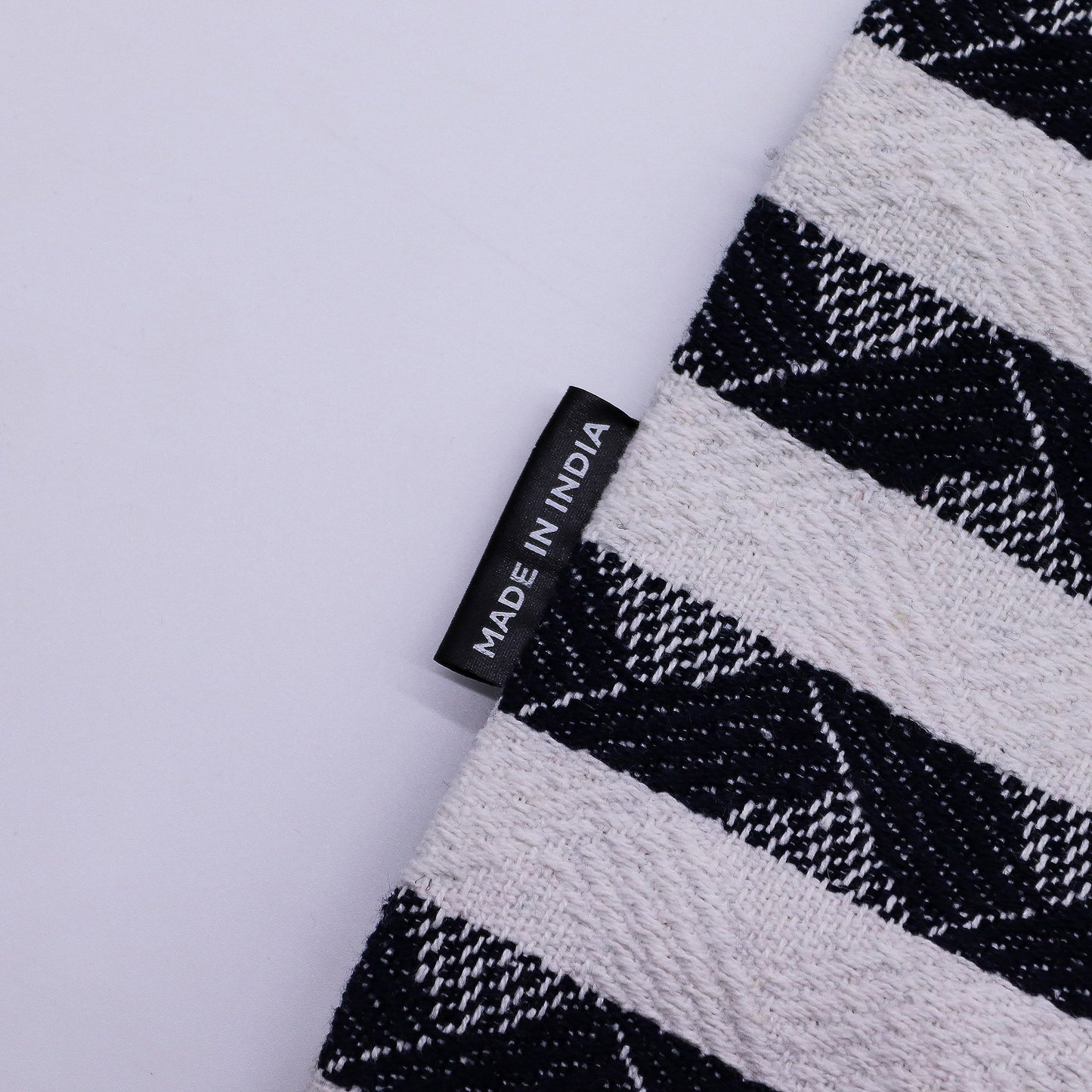 Nagy jacquard válltáska – Atlas Nomad