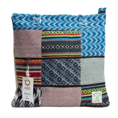Patchwork Kathmandu válltáska – Dhaka Design (37 × 38 cm)