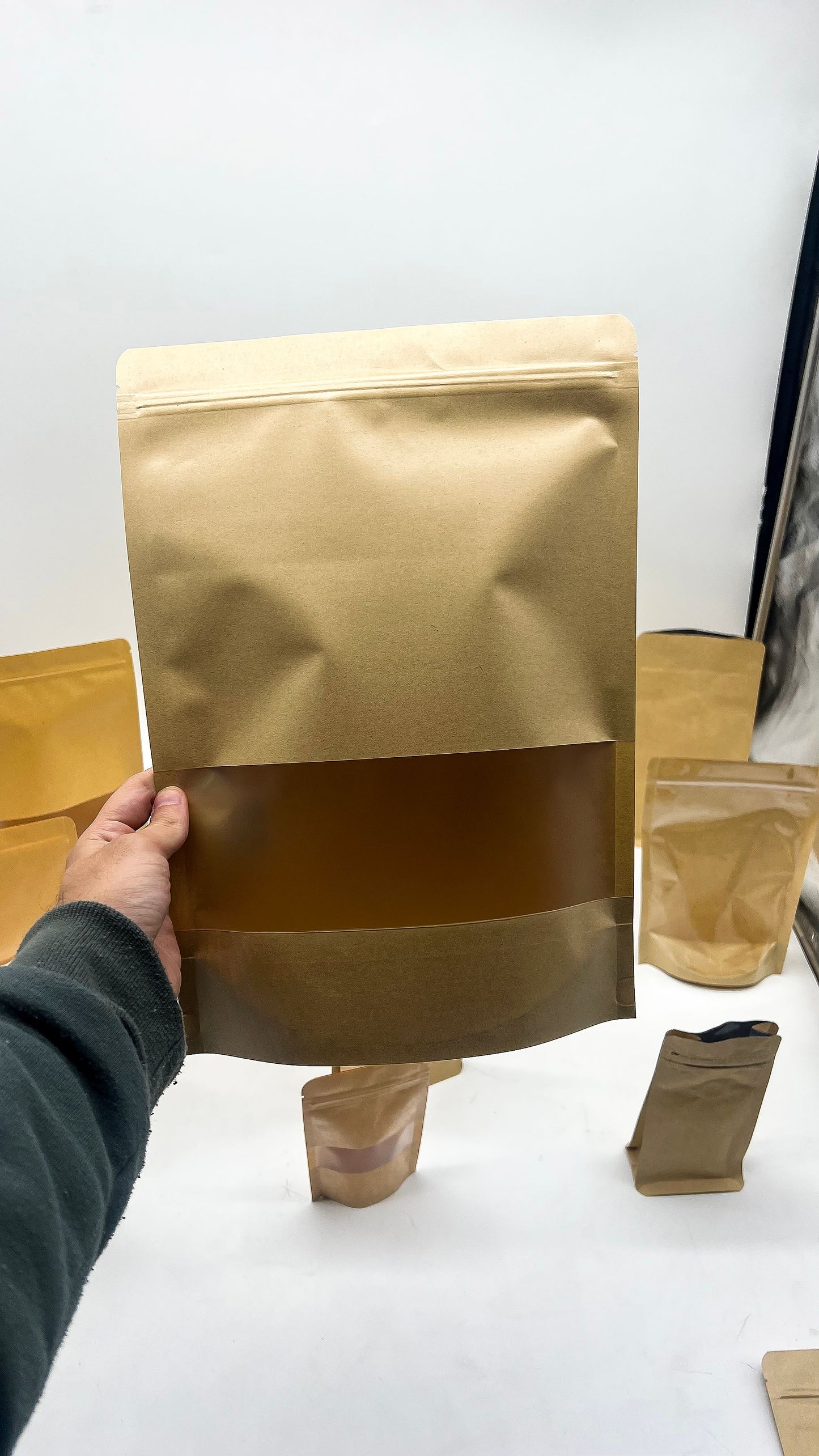10 db kraft ablakos tasak – 25 × 35 cm