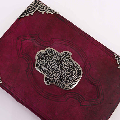Vastag vörösesbarna napló – cink Hamsa dekoráció, 200 oldal, tépett szélű lapok – 26 × 18 cm