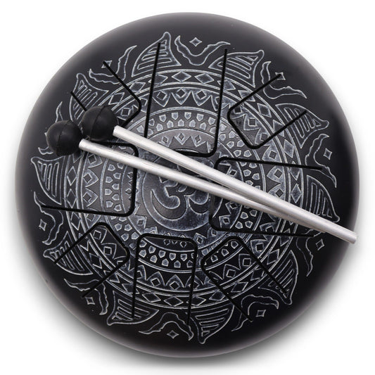 Acélnyelv dob – vésett OM mandala, 22 × 15 cm