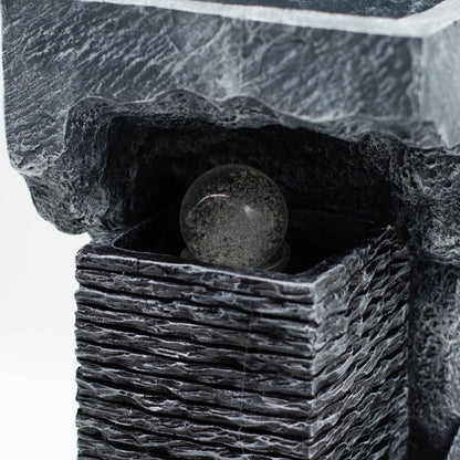 Nagy szoba szökőkút – 24 × 22 × 48 cm – Színváltós kristály golyó tömbbel