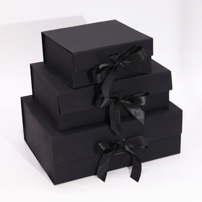 Lapos ajándékdoboz – extra nagy (33 × 25 × 12 cm) – fekete