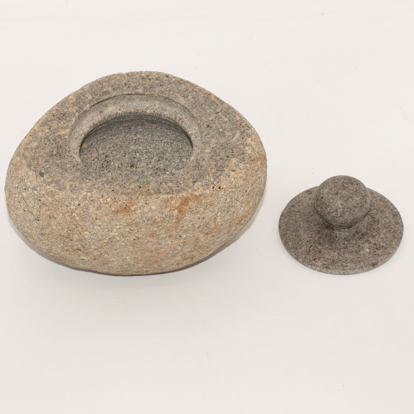 Természetes folyami kő földelő edény – nagy (kb. 15 × 12 cm)