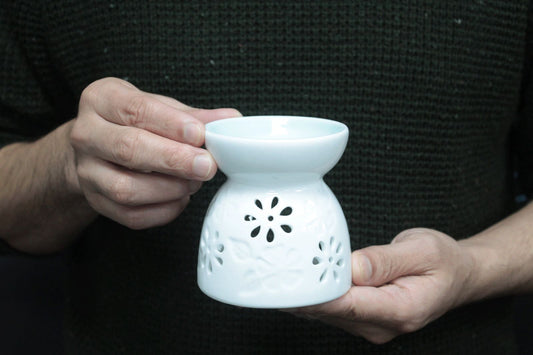 Klasszikus Fehér aromalámpa – Virágminta