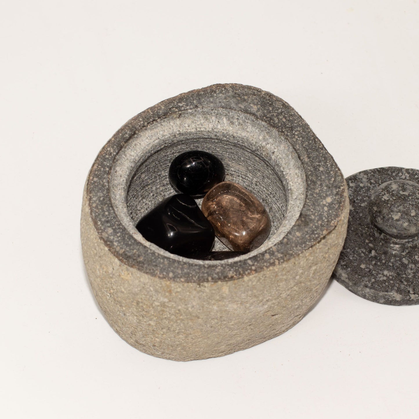 Természetes folyami kő földelő edény – Kicsi (kb. 9 × 7 cm)