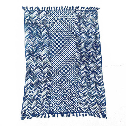 Kézzel készített indigó takaró – 170 × 120 cm – Namoona Hullámok