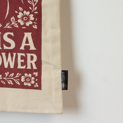 Toni táska – Love is a superpower (42 × 30 cm) – 10 oz