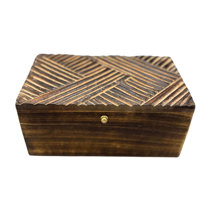 Vintage Deco többcélú fa doboz – antik vonalak, 22 × 12 × 10 cm