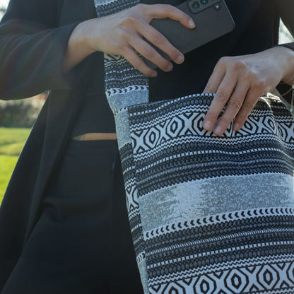 Nagy jacquard válltáska – Urban Caravan