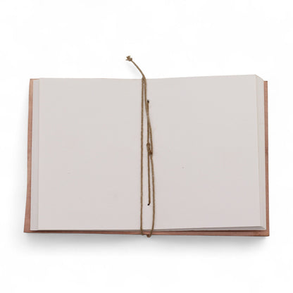 Bőrkötésű ezoterikus napló – vegyes, 15 × 11,5 cm