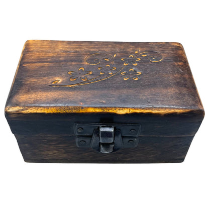 5 db-os fa tablettatartó készlet 9 × 5 × 4 cm – faragott mintákkal