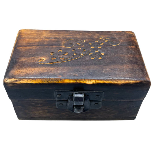 5 db-os fa tablettatartó készlet 9 × 5 × 4 cm – faragott mintákkal