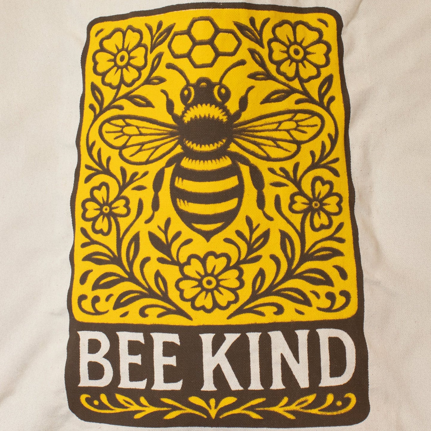 Toni táska – Bee kind (42 × 30 cm) – 10 oz