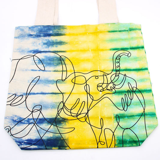Batikolt pamuttáska (6 oz) – 38 × 42 × 12 cm – Elefántok – Színes – Natúr fogantyú