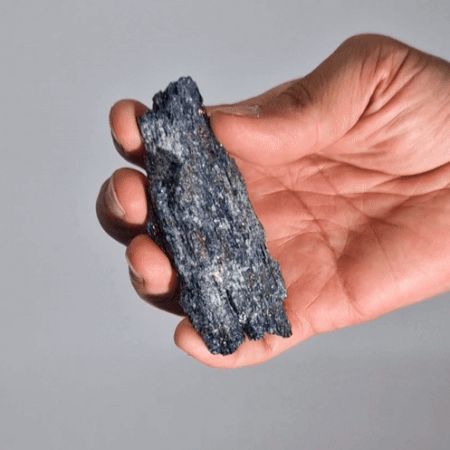 Módosított titánium – hét színű csakrakő (kb. 40–80 g, 7–10 cm)