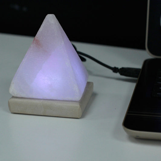 Minőségi USB Fehér Piramis Sólámpa – 9 cm (színváltós)