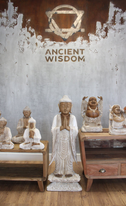 Kézműves Buddha Szobor – 100 cm Üdvözlő – fehérre súrolt