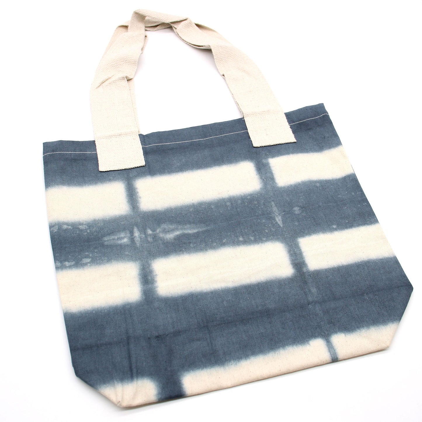 Természetes Batikolt Pamuttáska (8 oz) – 38 × 42 × 12 cm – Szürke Kockák – Natúr Fogantyú
