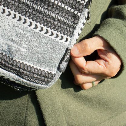 Crossbody jacquard táska – Urban Caravan