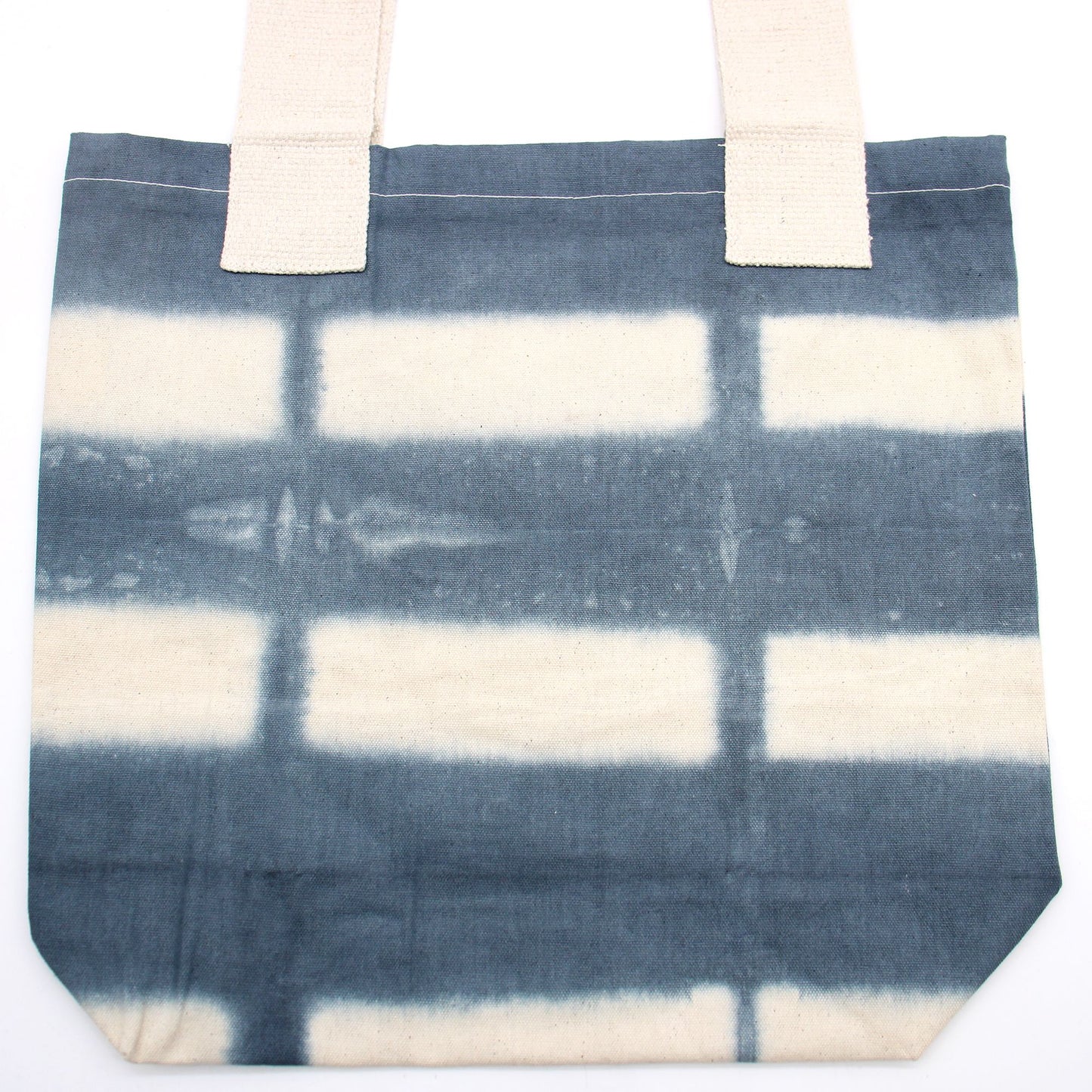 Természetes Batikolt Pamuttáska (8 oz) – 38 × 42 × 12 cm – Szürke Kockák – Natúr Fogantyú