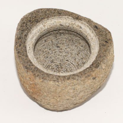 Természetes Folyami Kő Földelő Edény – Közepes (kb. 12 × 8 cm)