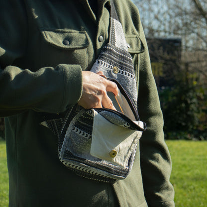 Crossbody jacquard táska – Urban Caravan