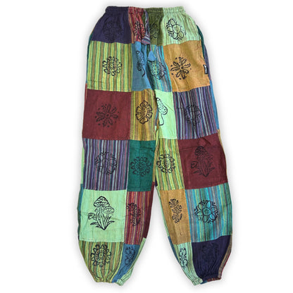 Nomad Sari gombanadrág – blokknyomásos minta – zöld tónusok (105 × 127 cm) S/M